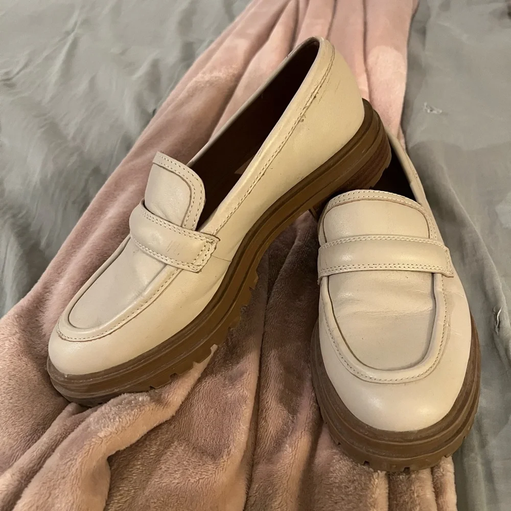 Madewell Cream Loafers with Brown Soles - Picture 2 of 3
